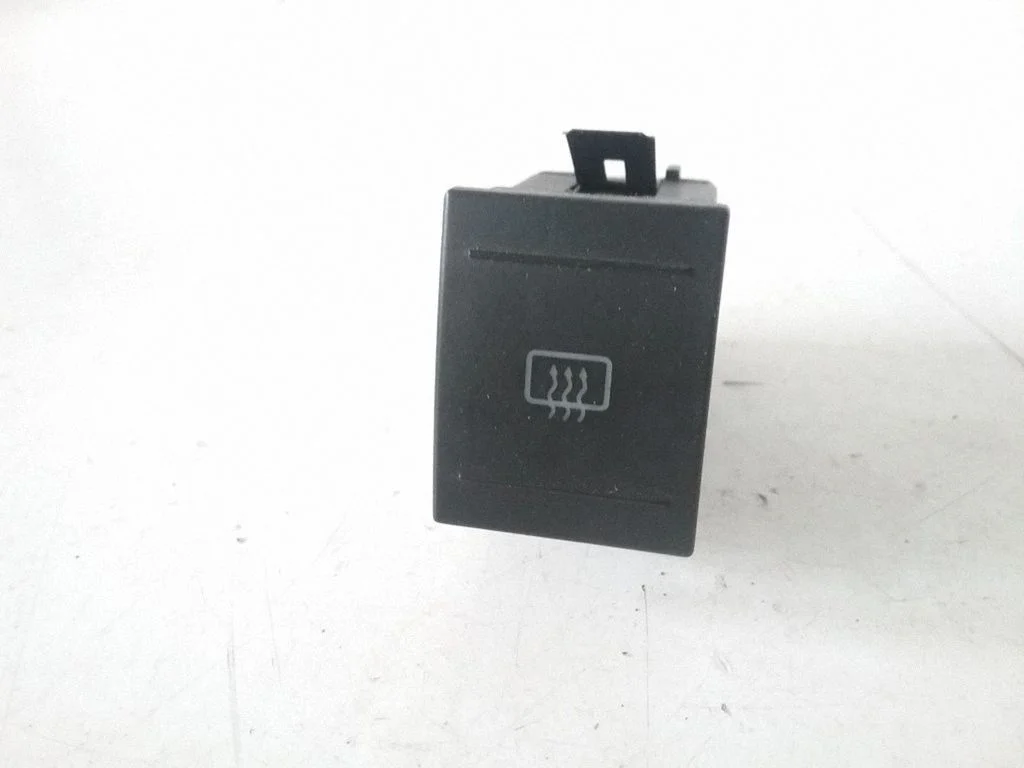 Windscreen/window heater switch – Volkswagen Polo (2002-2005)