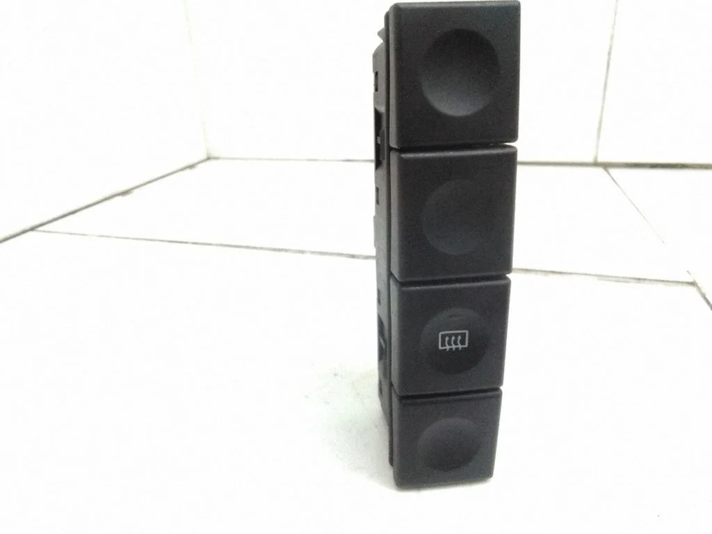 Klaasisoojenduse lüliti 2S6T18C621AC