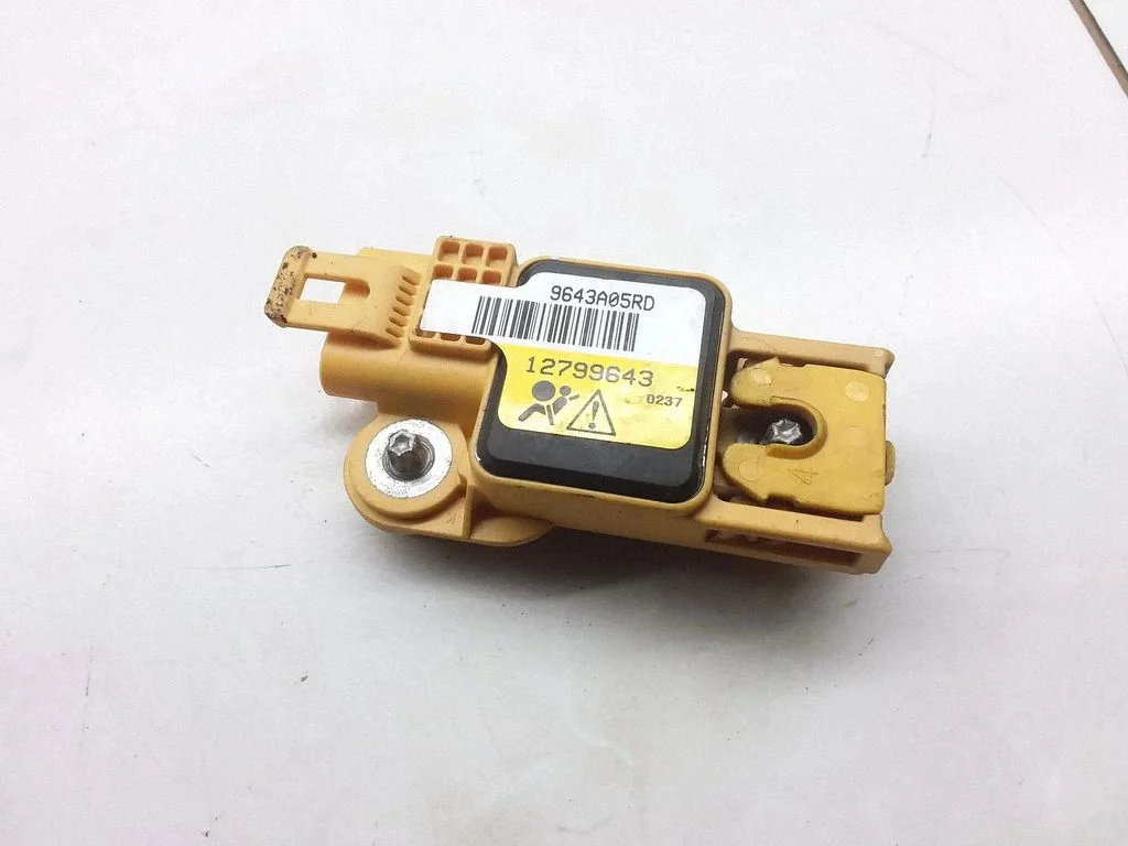 Airbag deployment crash/impact sensor – Saab 9-3 Ver2 (2003-2007)