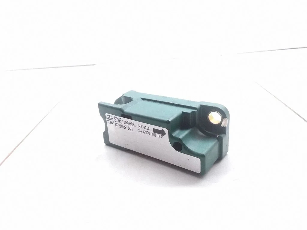 Airbag deployment crash/impact sensor 1J0909606L