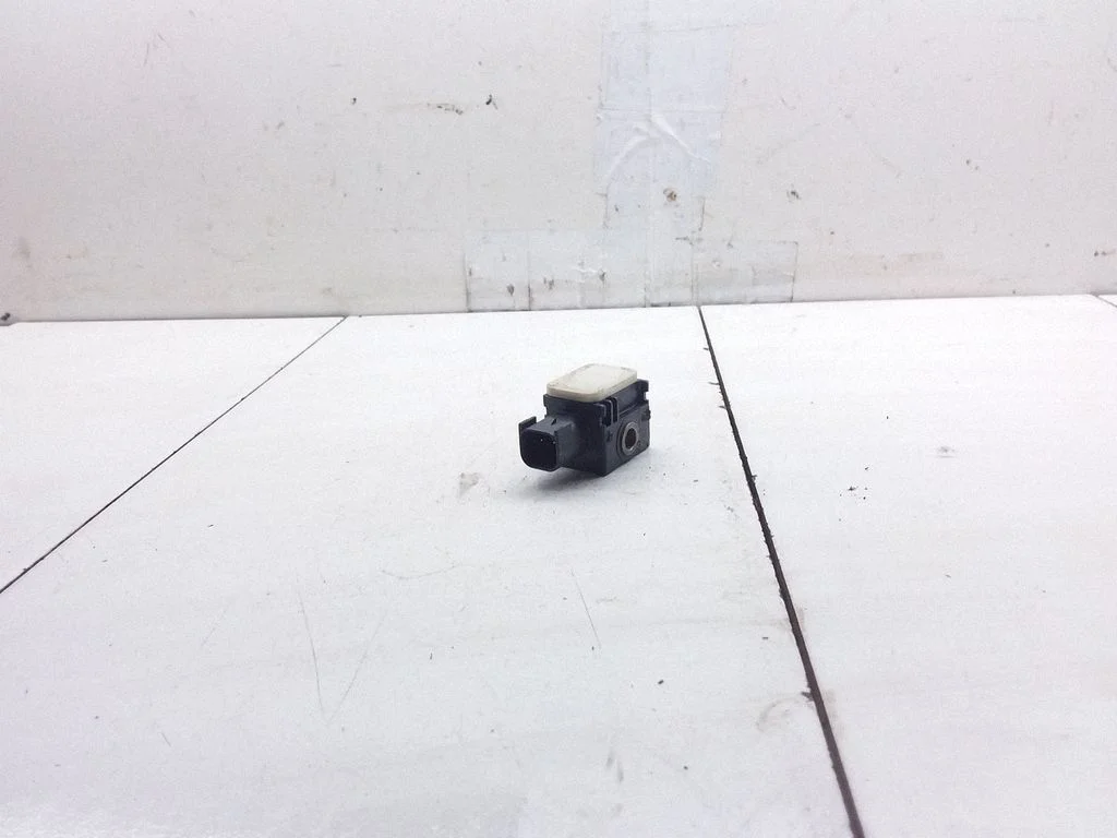 Airbag deployment crash/impact sensor – KIA Carens I (1999-2006)