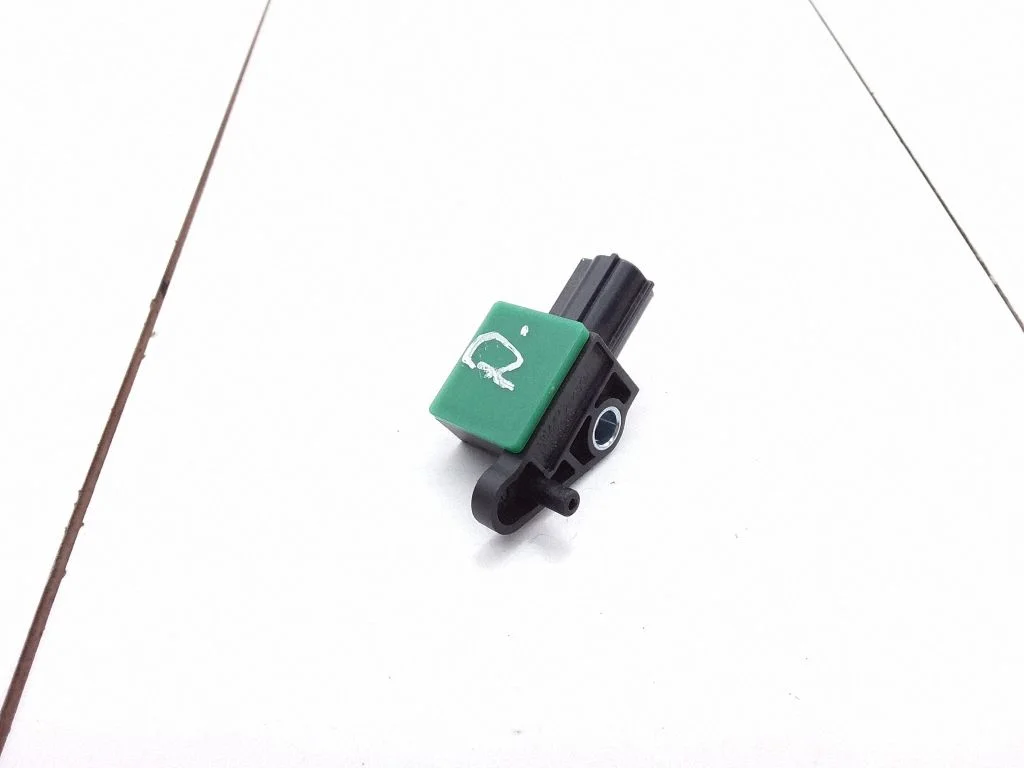 Airbag deployment crash/impact sensor – Skoda Superb B8 (3V) (2015-2024)