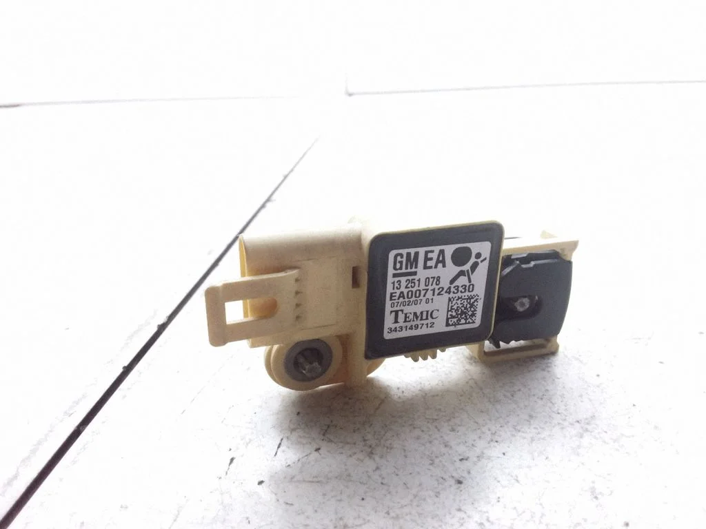 Airbag deployment crash/impact sensor – Opel Astra H (2004-2012)