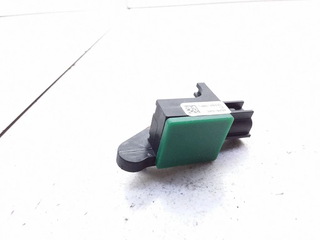 Drošības spilvenu trieciena sensors – Volkswagen Passat B6 (2005-2010)