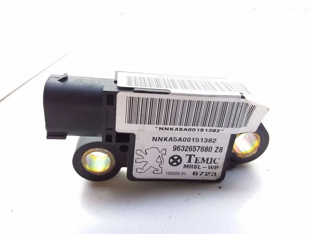 Drošības spilvenu trieciena sensors