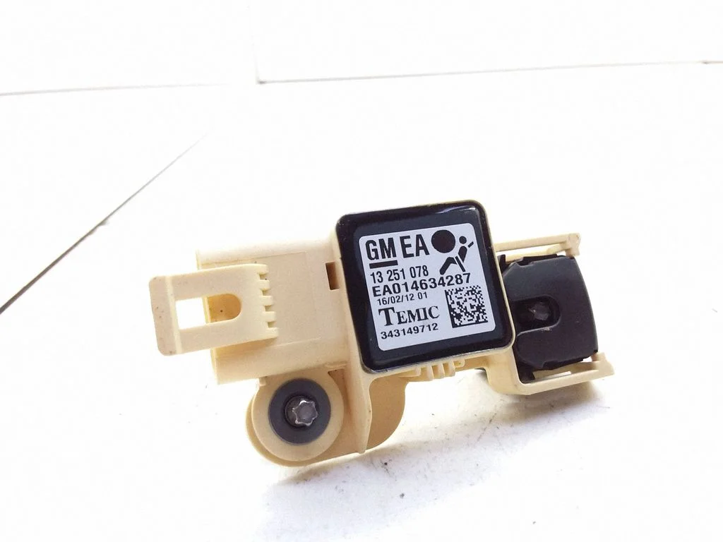 Airbag deployment crash/impact sensor – Opel Zafira B (2005-2014)