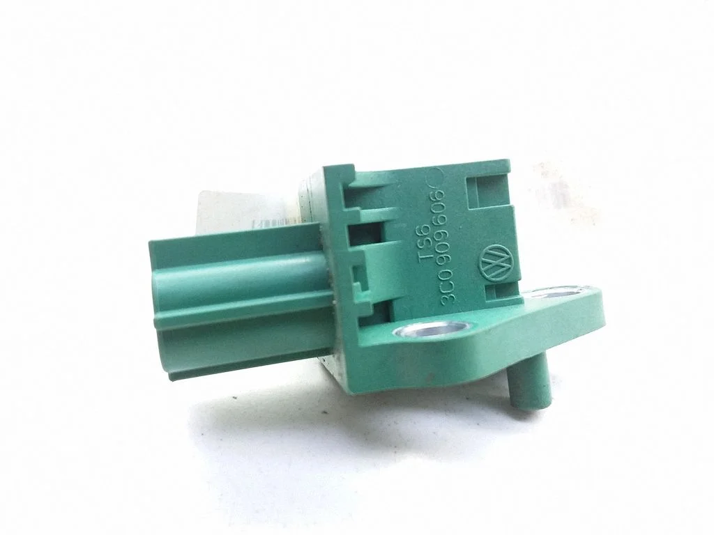 Drošības spilvenu trieciena sensors 3C0909606