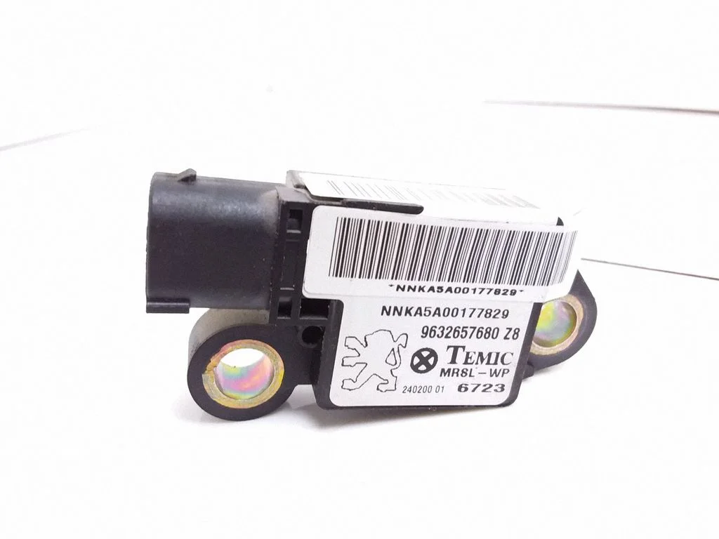 Drošības spilvenu trieciena sensors