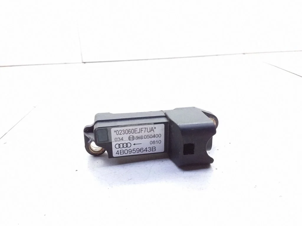 Drošības spilvenu trieciena sensors 4B0959643B