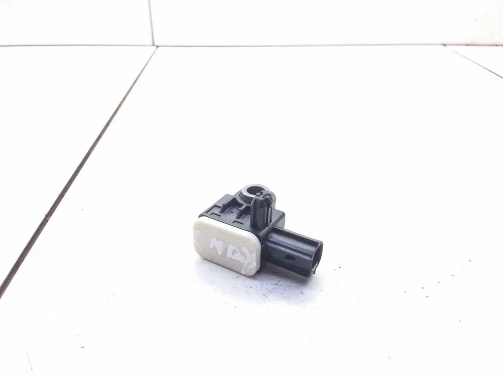 Drošības spilvenu trieciena sensors – Ford Focus C-MAX (2003-2010)
