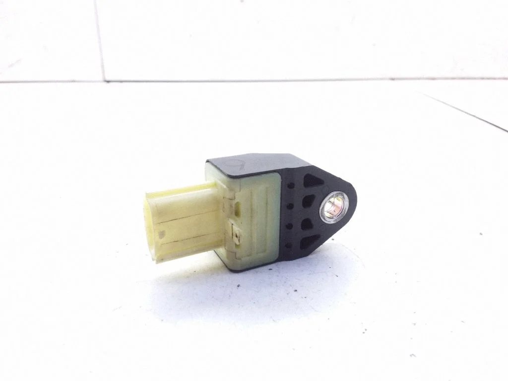 Drošības spilvenu trieciena sensors 98235SC000