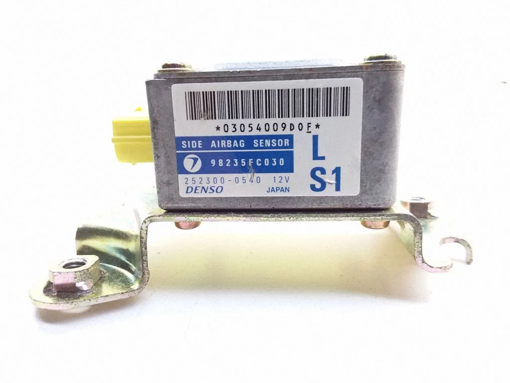 Turvapadja löögiandur 98235FC030