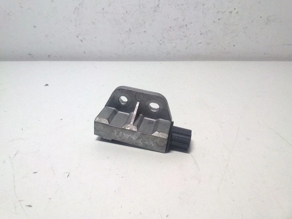 Drošības spilvenu trieciena sensors FB8H302Z200565
