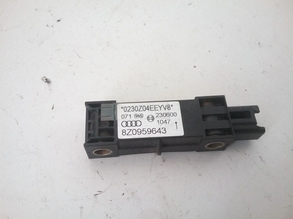 Airbag deployment crash/impact sensor 8Z0959643
