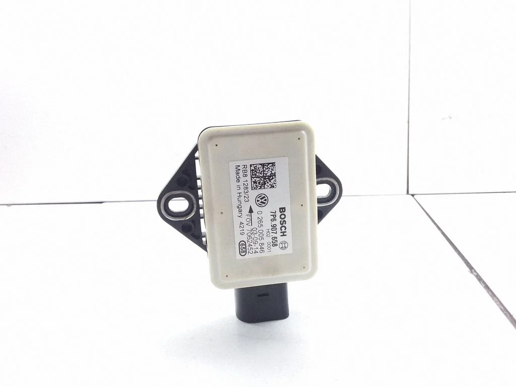 ESP acceleration yaw rate sensor – Volkswagen Touareg II (2010-2018)