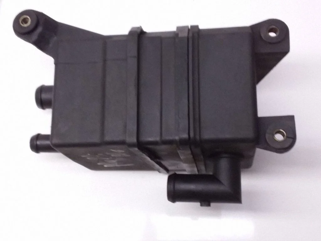 Vacuum air tank
