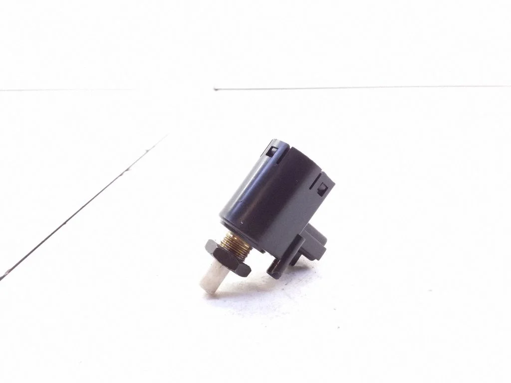 Clutch pedal sensor CV591