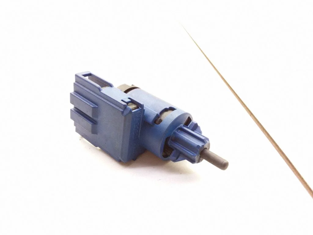 Clutch pedal sensor – Volkswagen Passat B5.5 (2001-2005)