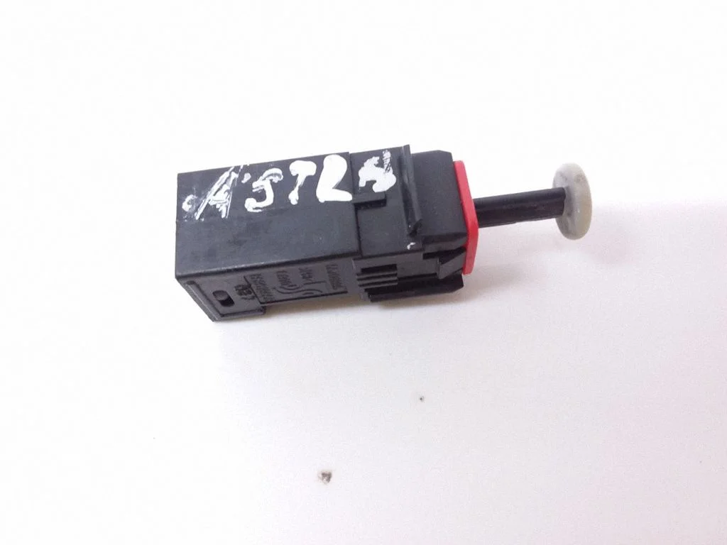 Clutch pedal sensor 55701395