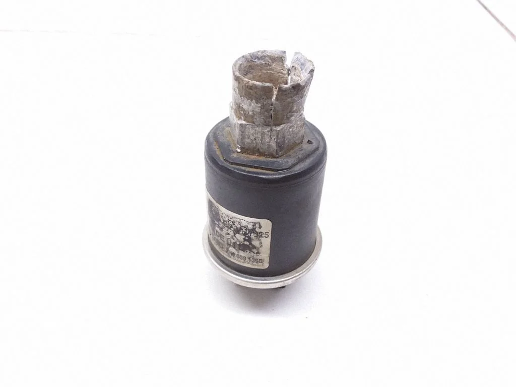 Air conditioning (A/C) pressure sensor – Volkswagen Sharan (1996-2000)