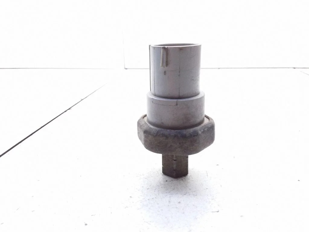 Air conditioning (A/C) pressure sensor F42H19D594AA