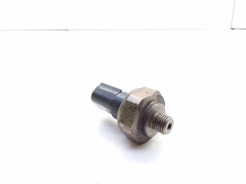 Air conditioning (A/C) pressure sensor 2205420118