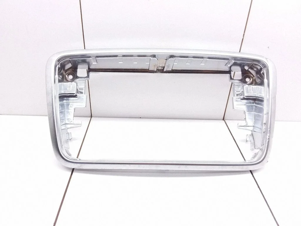 Raadio/navigatsiooni viimistlus – Mercedes-Benz A-klass W176 (2012-2018)