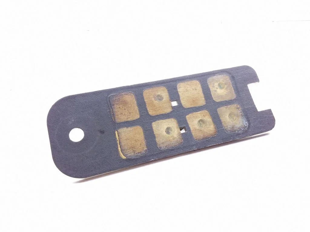 Sliding door contact joint