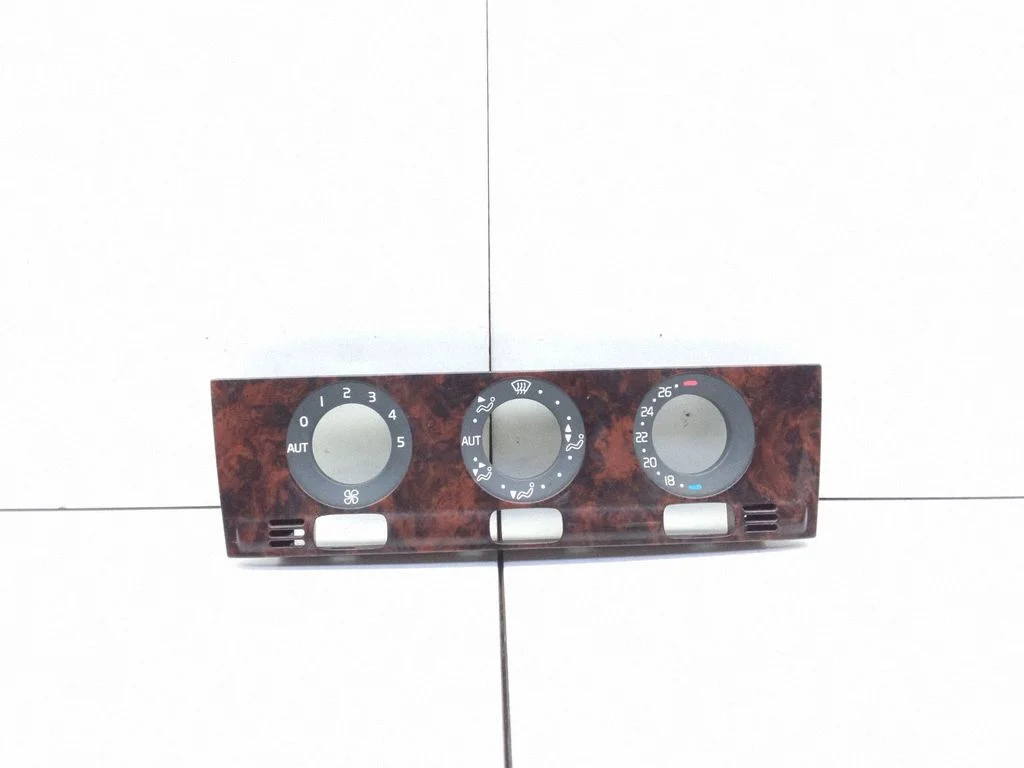 Climate control/heater control trim – Volvo S40, V40 (1995-2004)