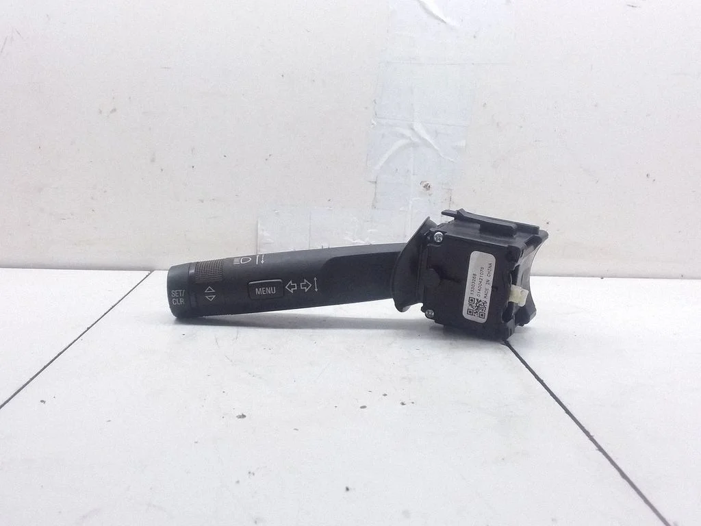 Pagriezienu/gaismu svira – Opel Astra H (2004-2012)