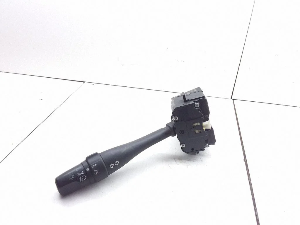Suunatulede/tulede hoob – Nissan Almera N16 (2000-2010)