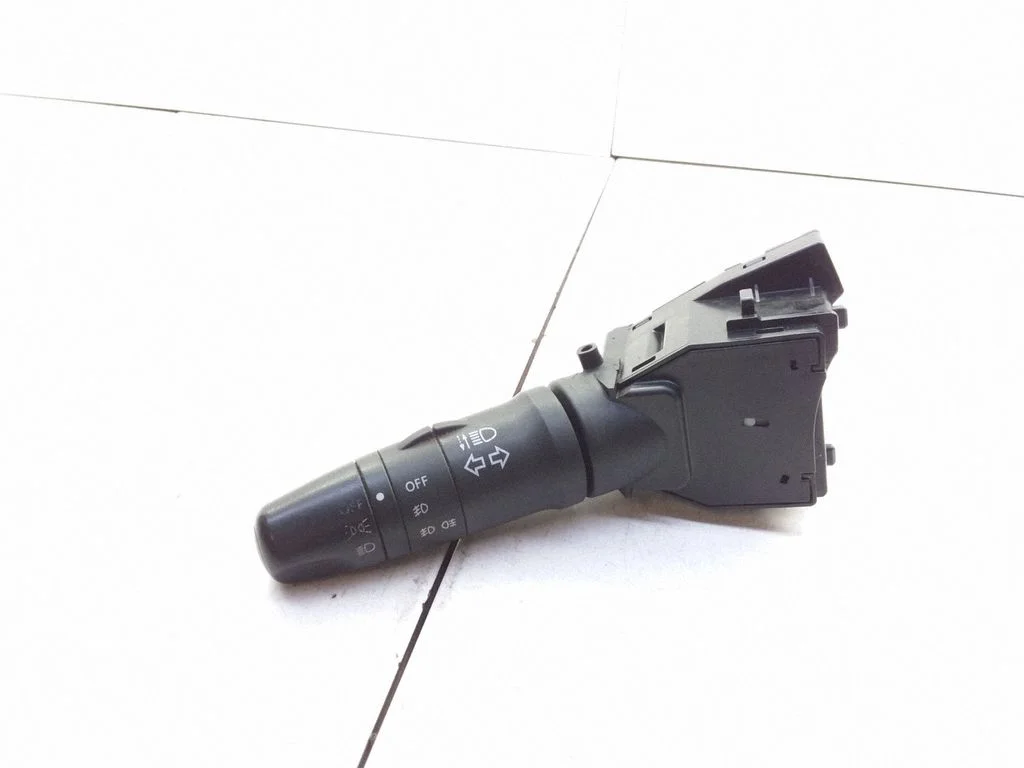 Pagriezienu/gaismu svira – Nissan Almera N16 (2000-2010)