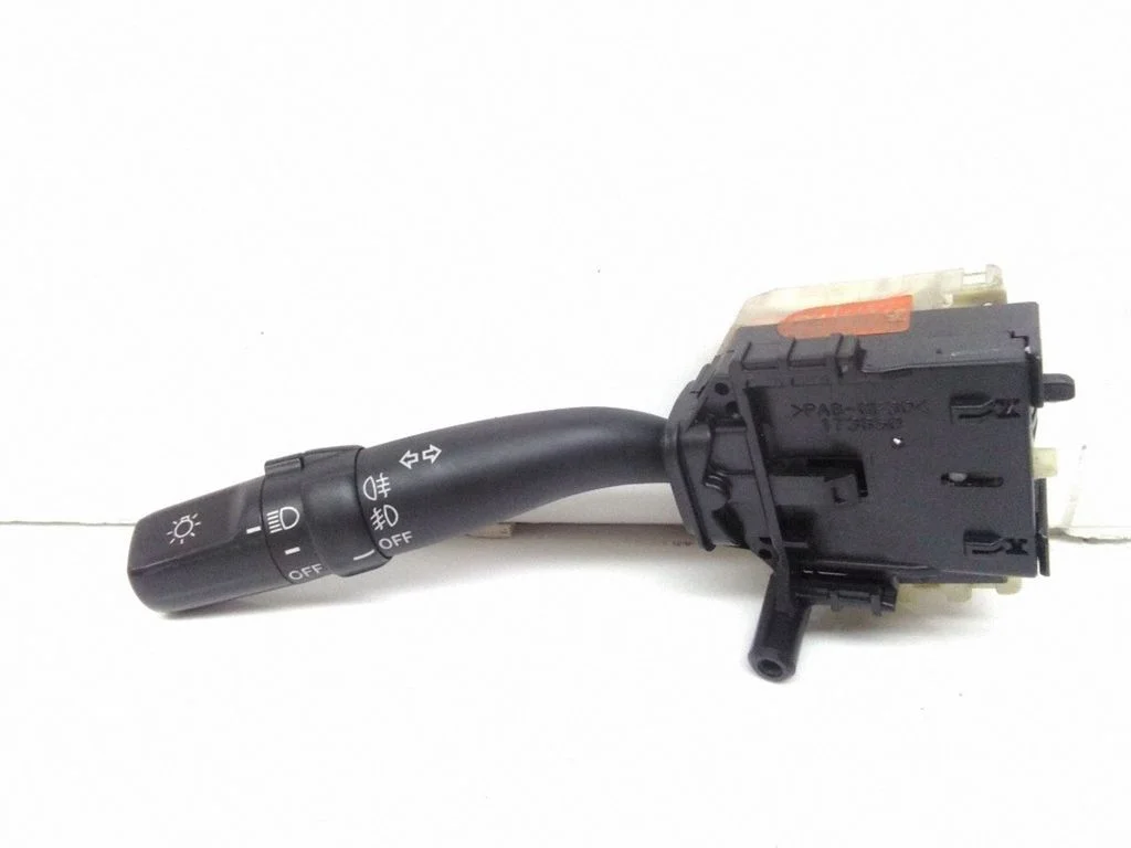 Indicator stalk – Toyota Avensis T250 (2003-2006)