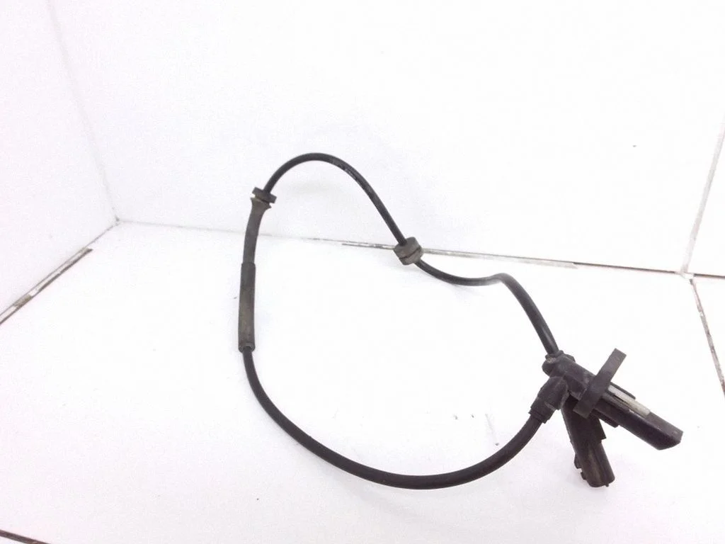 Czujnik ABS tylny 8200195828 – Renault Modus (2004-2007)