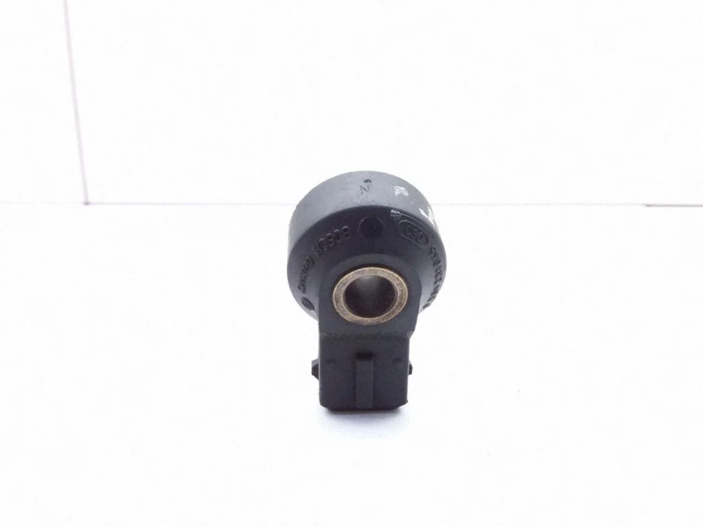 Detonation knock sensor 030905377A