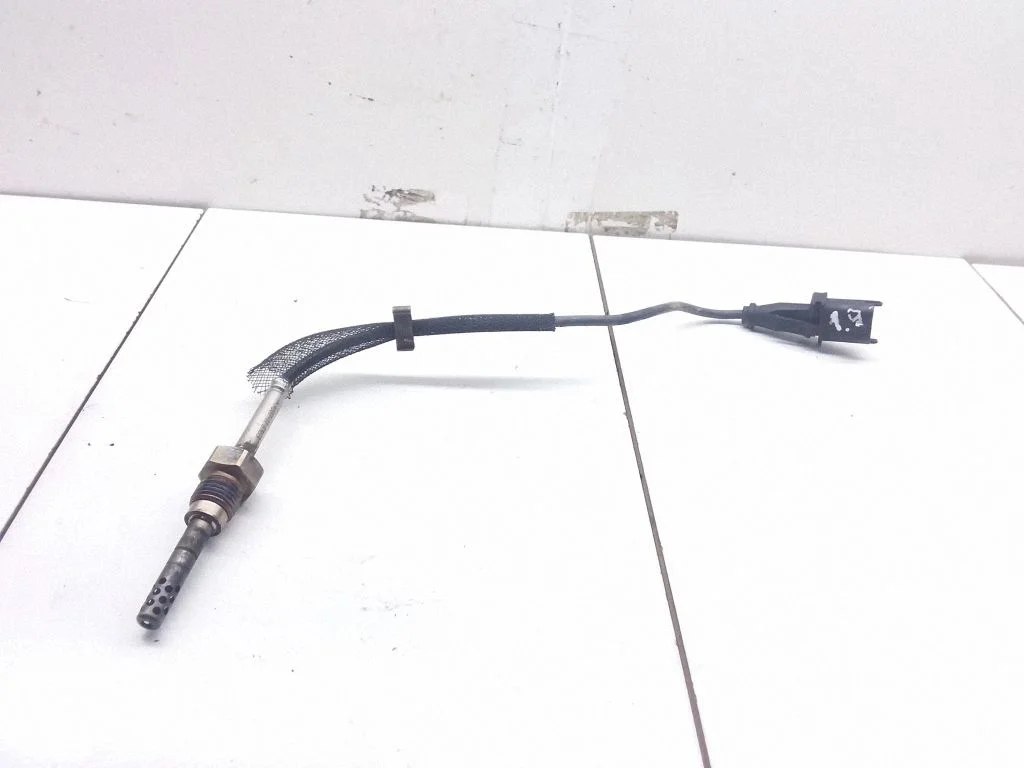 Exhaust gas temperature sensor – Opel Zafira B (2005-2014)