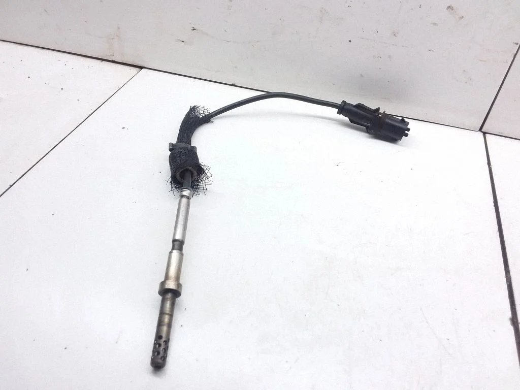 Exhaust gas temperature sensor – Opel Vectra C (2005-2009)