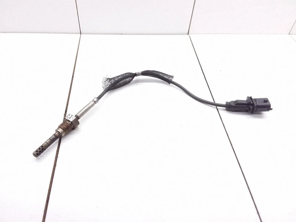 Exhaust gas temperature sensor – Opel Zafira B (2005-2014)