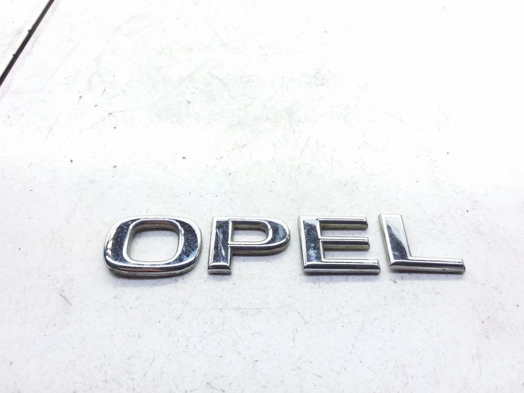 Manufacturers badge/model letters – Opel Omega B2 (1999-2003)