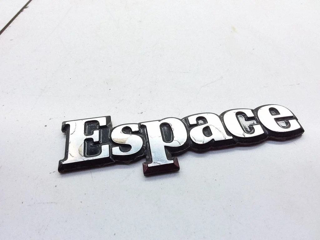 Manufacturers badge/model letters – Renault Espace II (1991-1997)
