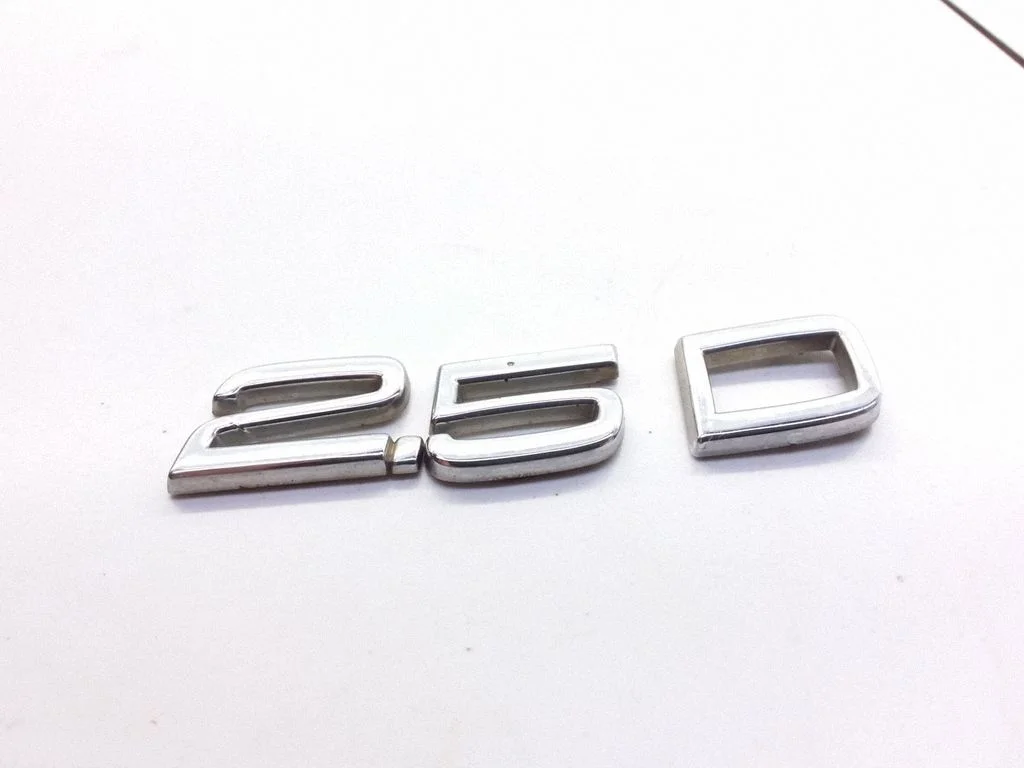 Manufacturers badge/model letters – Volvo S80 (1999-2003)