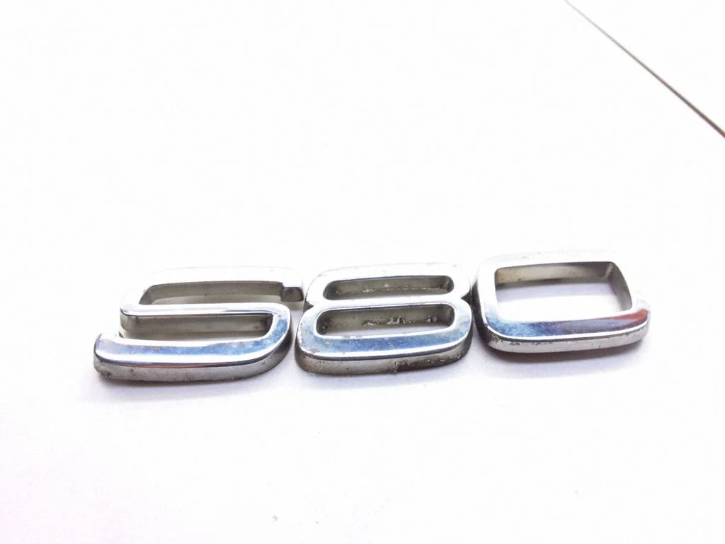 Manufacturers badge/model letters – Volvo S80 (1999-2003)