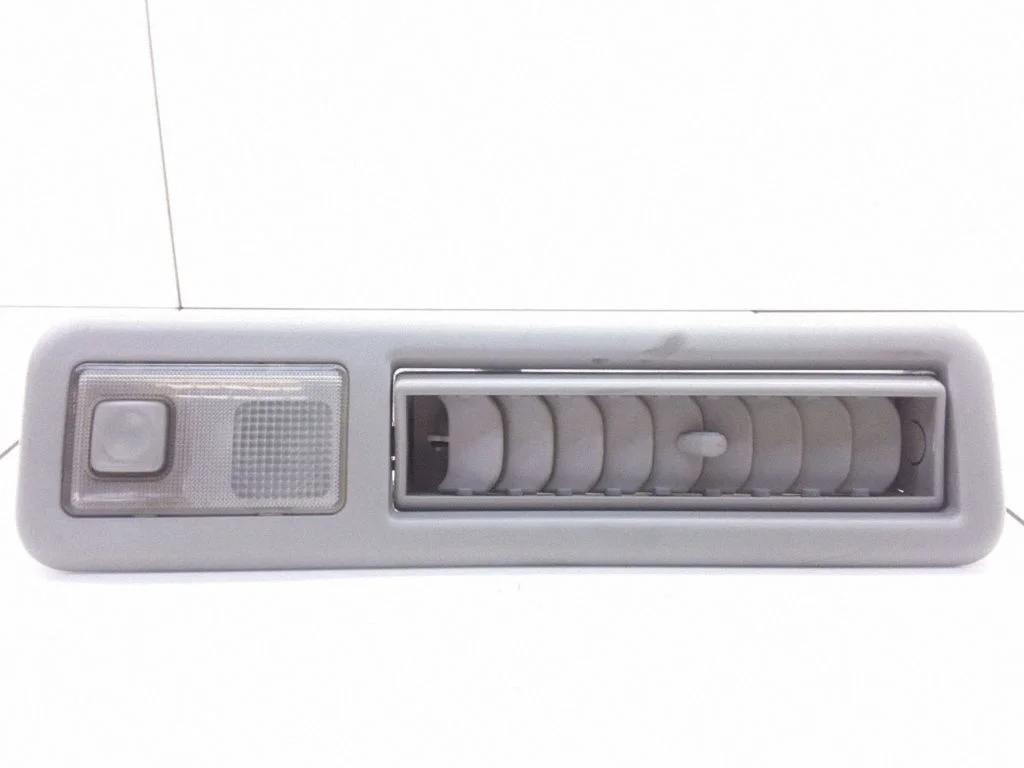 Rear door interior light – Toyota Previa (XR30, XR40) II (2000-2006)