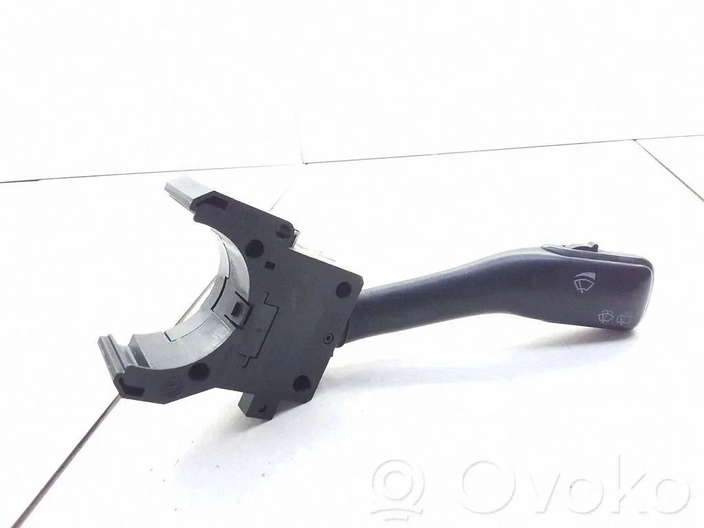 Klaasipuhastite hoob – Volkswagen Passat B5 (1997-2000)