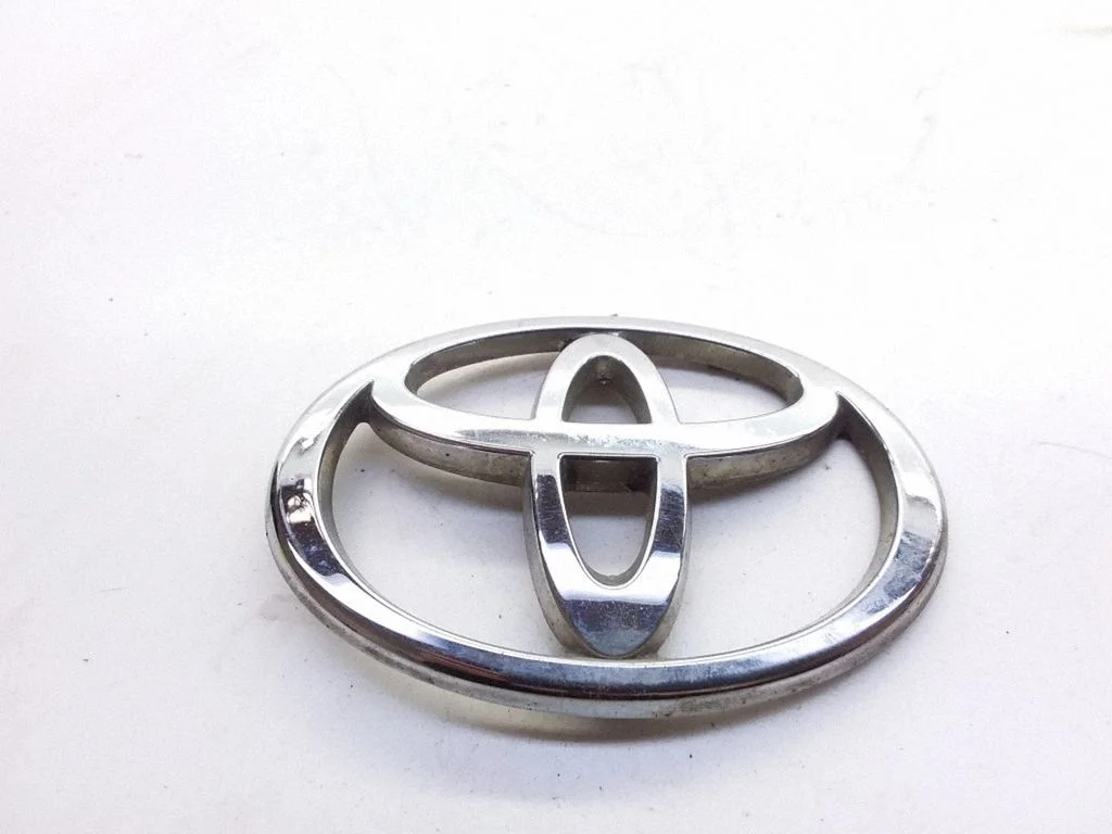 Manufacturers badge/model letters – Toyota Previa (XR30, XR40) II (2000-2006)