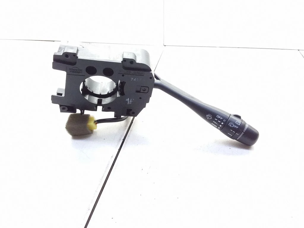 Klaasipuhastite hoob – Nissan Sunny (1991-1995)
