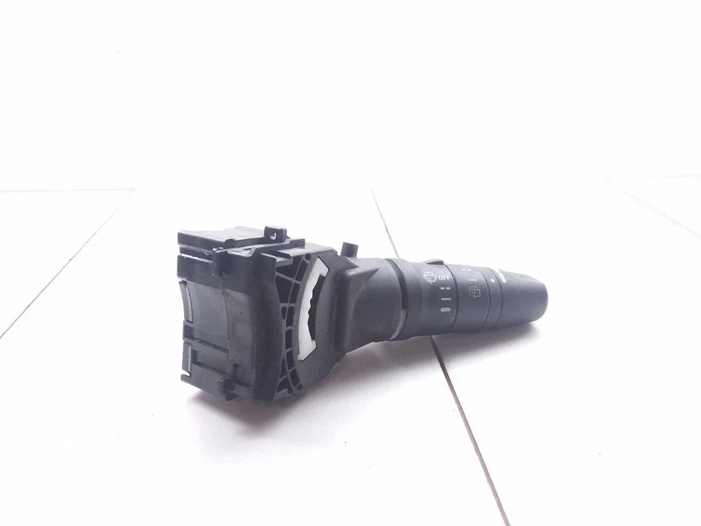 Wiper control stalk – Nissan X-Trail T30 (2001-2007)
