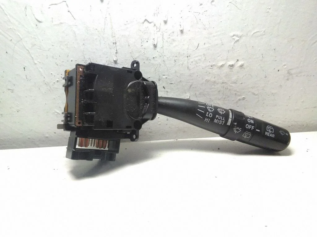 Wiper control stalk – Subaru Legacy (2004-2006)