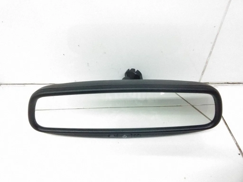 Rear view mirror (interior) E11015626