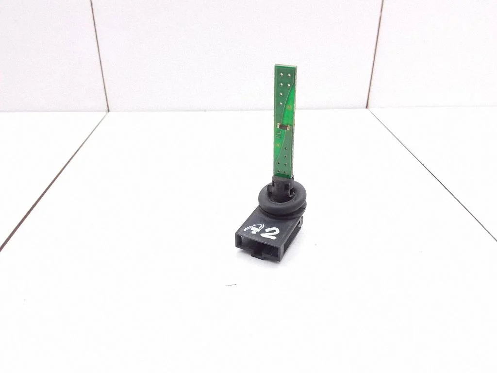Salona temperatūras sensors 4B0820539